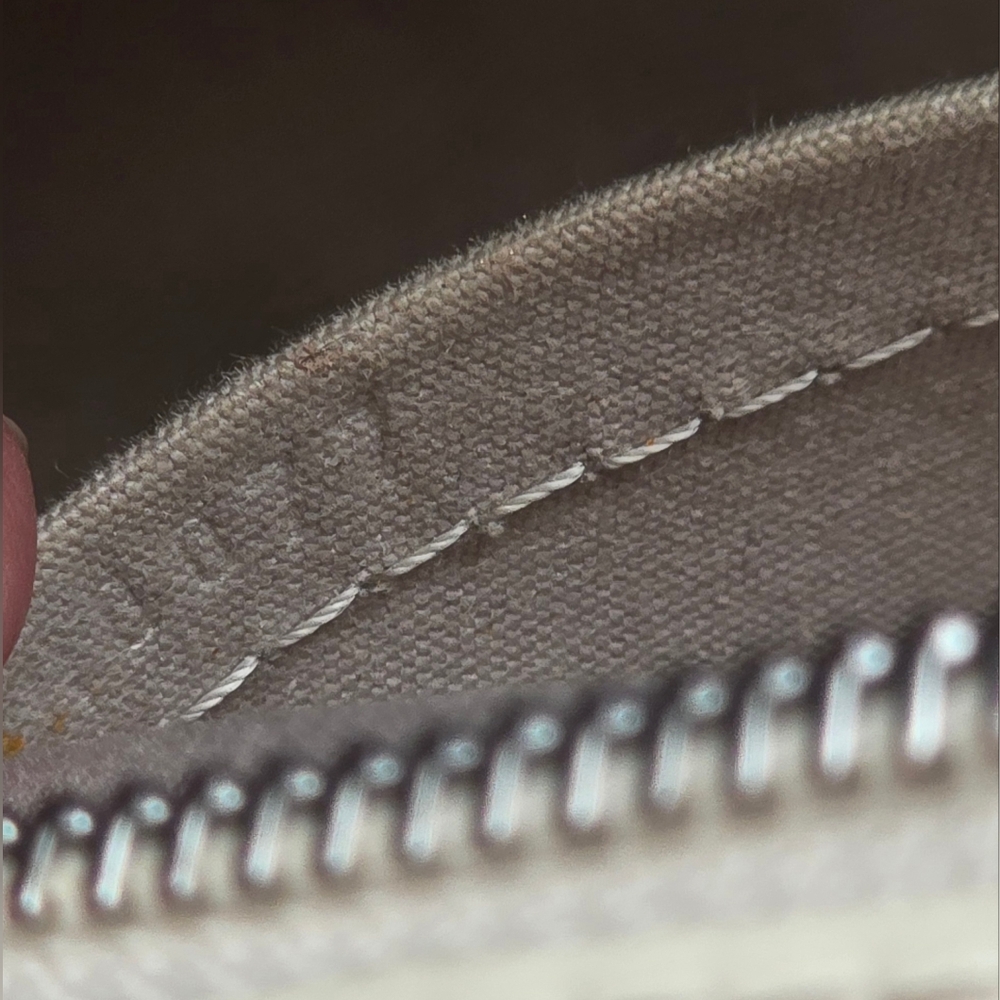 Louis Vuitton Ivory Epi Bowling Montaigne PM With Silver Lock And Two Keys - Picture 13 of 16